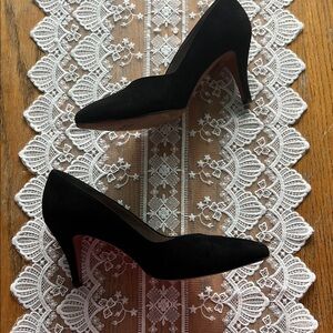 Vintage Italy made suede leather lined black Anne Klein sz9 FEMININE heels w/box